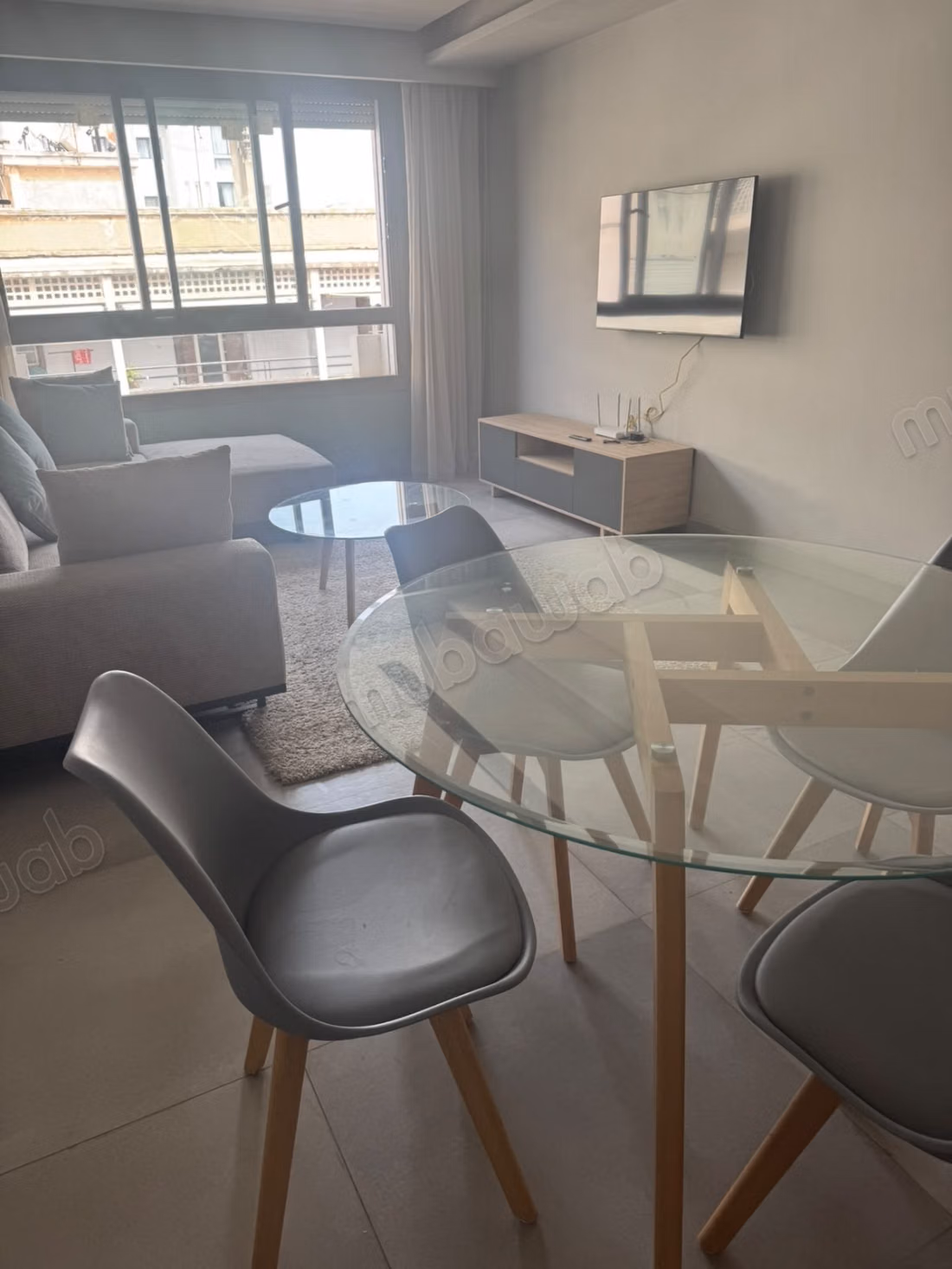 Bel appartement à louer à Gauthier. 2 chambres. Nouveau mobilier