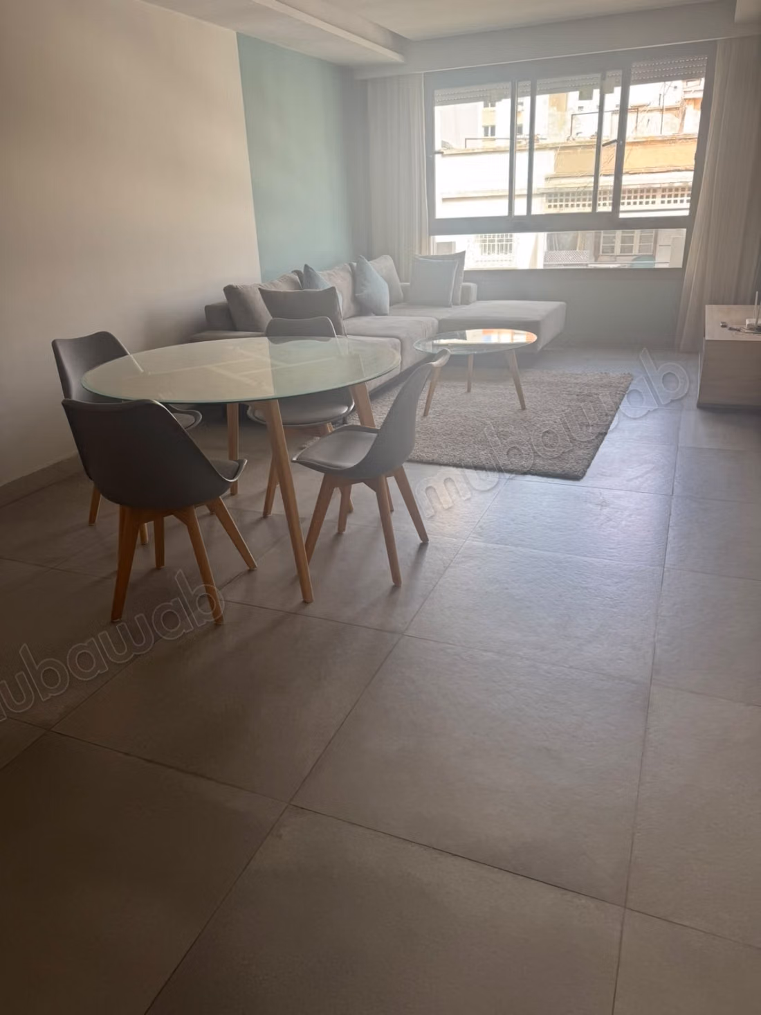 Bel appartement à louer à Gauthier. 2 chambres. Nouveau mobilier