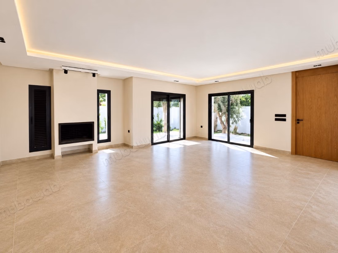 Villa de luxe à louer à Souissi. 8 grandes pièces. Salon traditionnel et système d'antenne parabolique