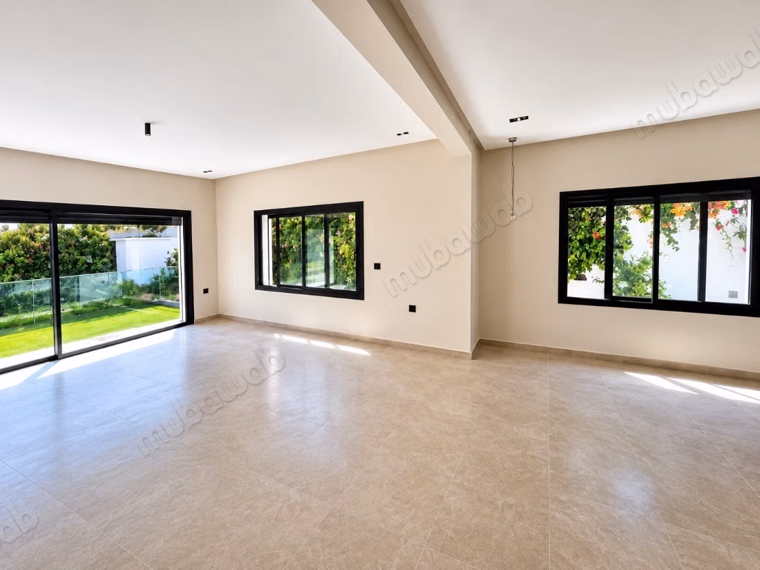 Villa de luxe à louer à Souissi. 8 grandes pièces. Salon traditionnel et système d'antenne parabolique