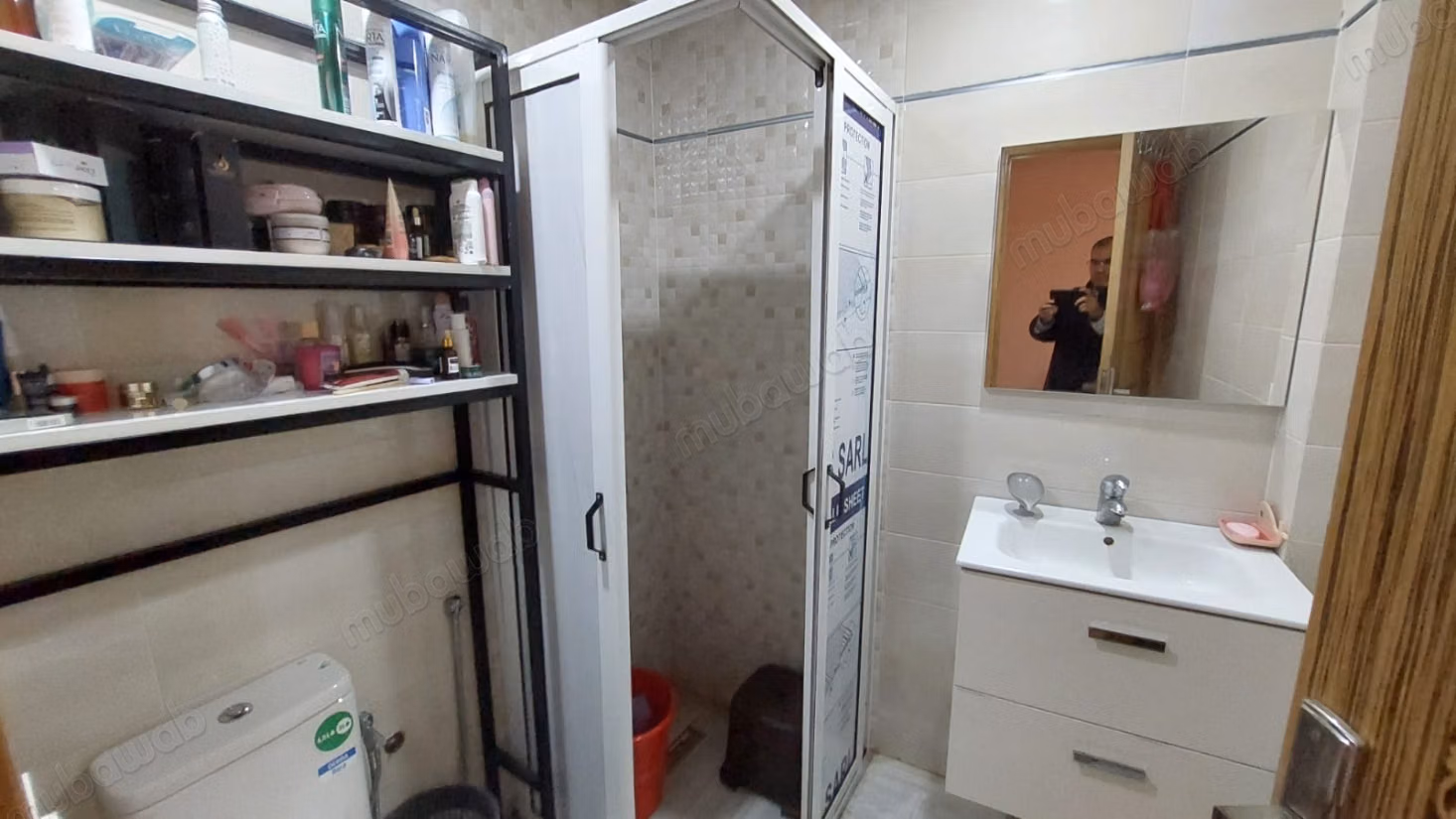 Mooie appartement te koop in Hamria. Totale oppervlakte 160 m². Typische Marokkaanse woonkamer, veilige residentie.