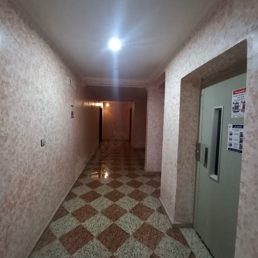 Apartamento con 2 Terrazas de 196 metros en venta. Declaración 100%. Ascensor. Administración. A 5 minutos de la estación TGV