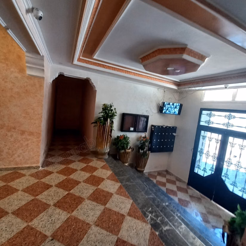 Apartamento con 2 Terrazas de 196 metros en venta. Declaración 100%. Ascensor. Administración. A 5 minutos de la estación TGV