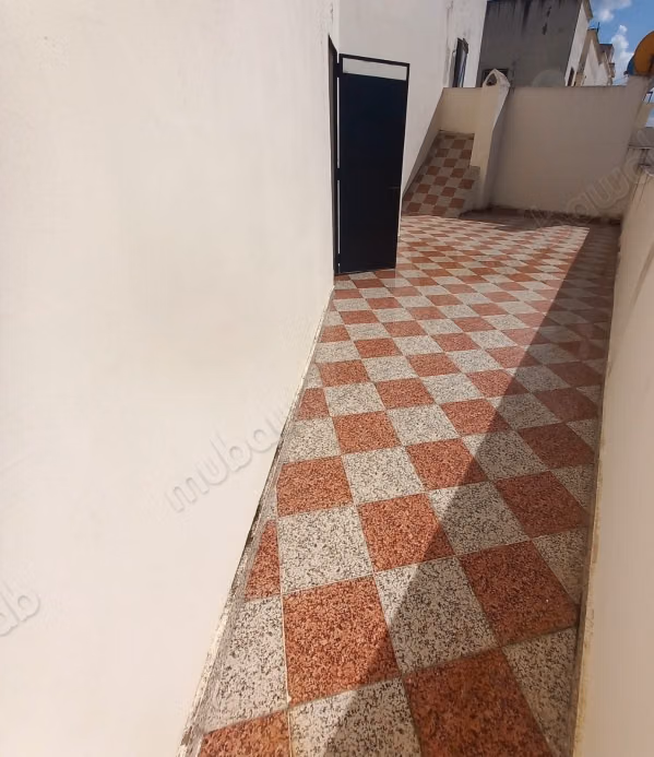 Apartamento con 2 Terrazas de 196 metros en venta. Declaración 100%. Ascensor. Administración. A 5 minutos de la estación TGV