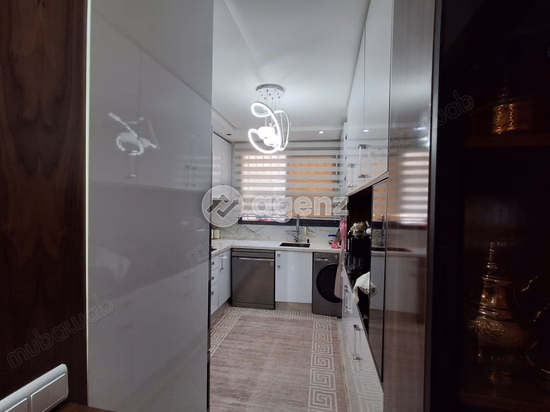 Appartement à vendre 94 m², 3 chambres 
LAYAYDA Salé