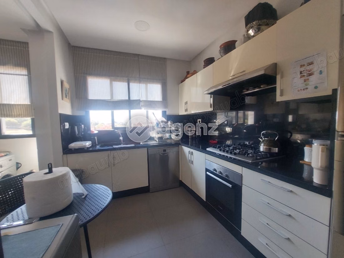 Appartement à vendre 168 m², 3 chambres 
Route d'Azzemmour 
Dar Bouazza