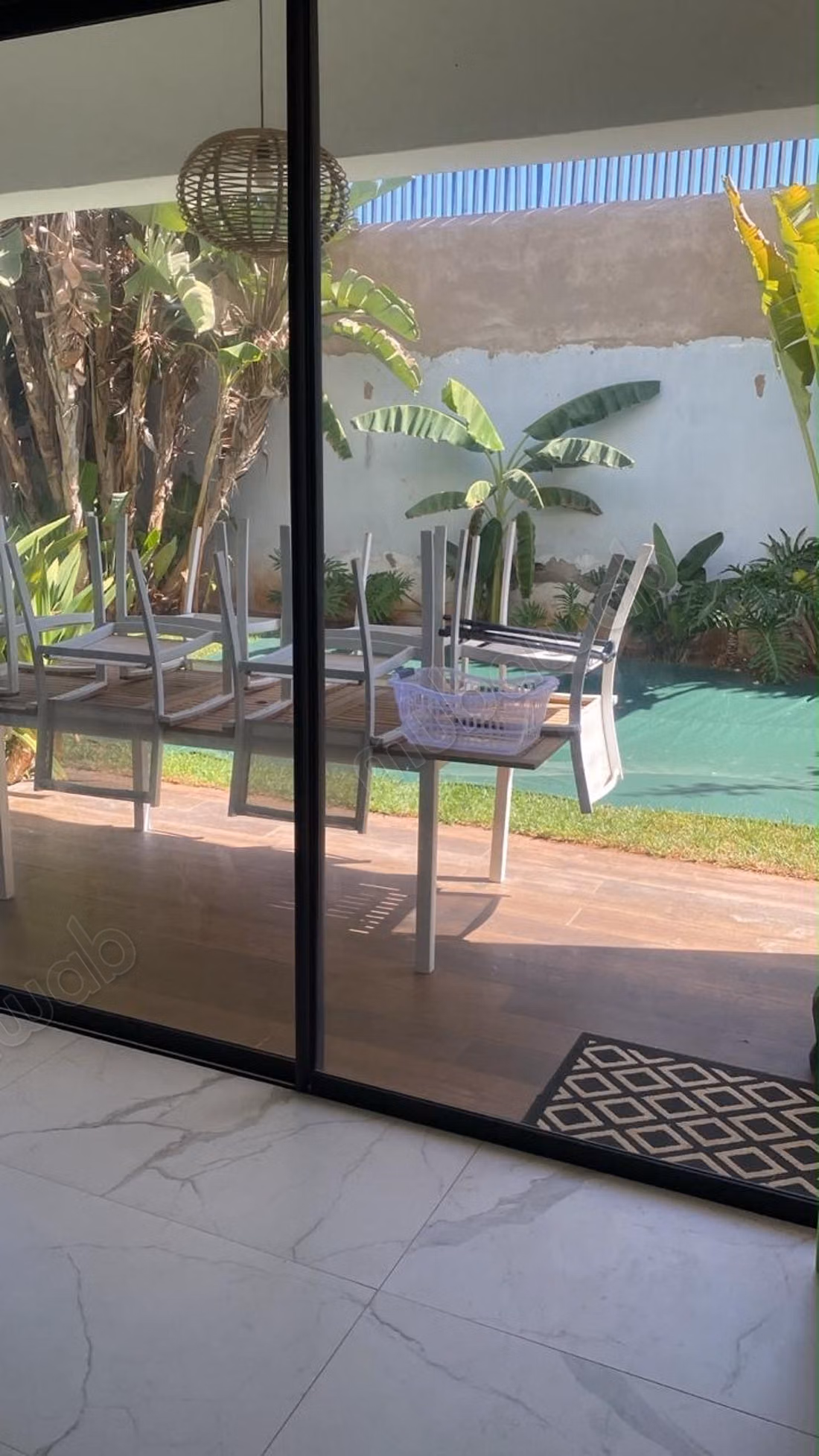 A louer belle villa meublée 4 chambres 
Ain Diab