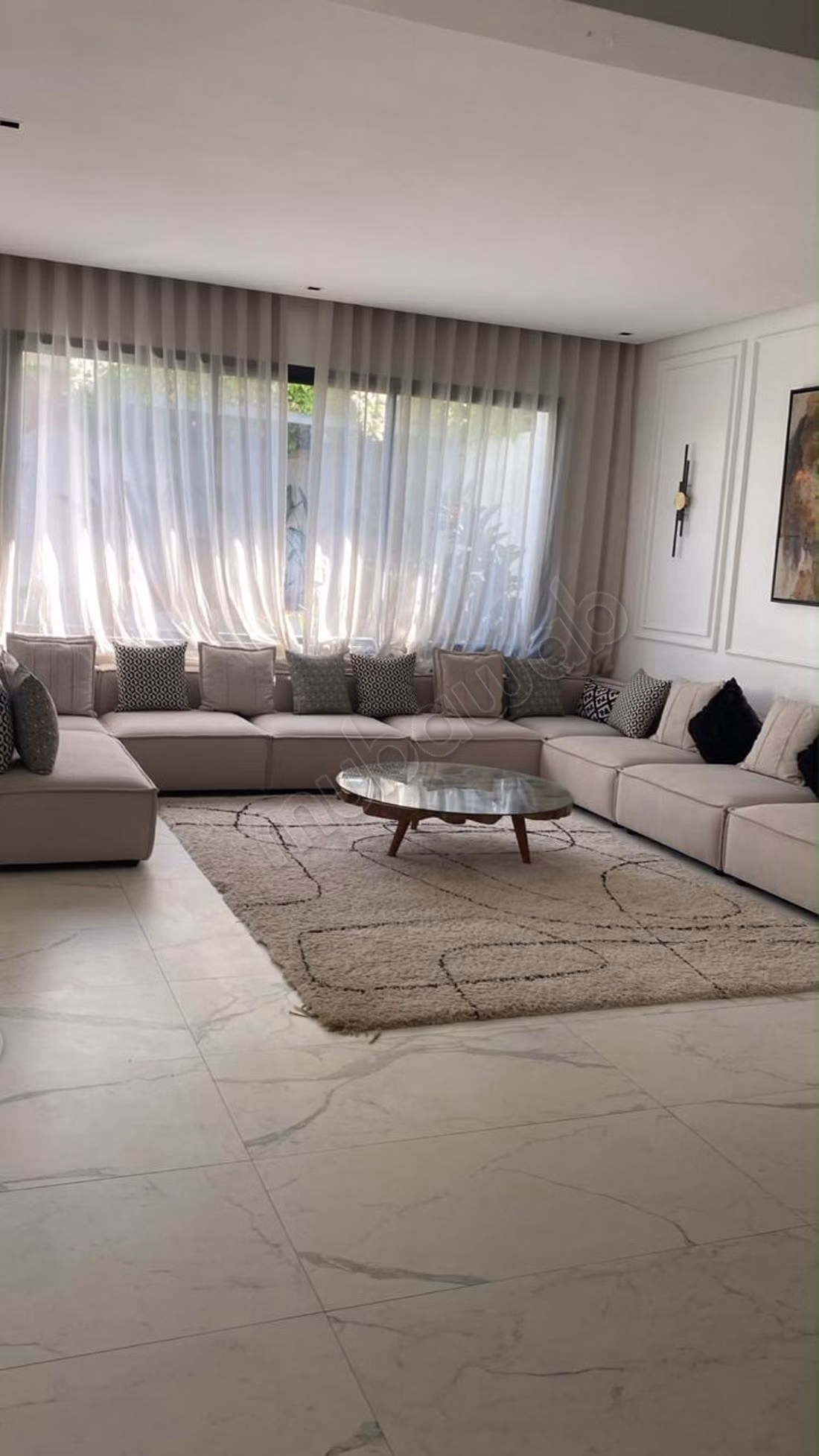 A louer belle villa meublée 4 chambres 
Ain Diab