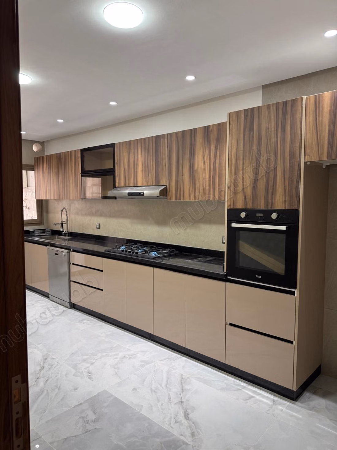 Bellissimo appartamento in affitto ad Agdal. Superficie di 170 m². Terrazza e ascensore