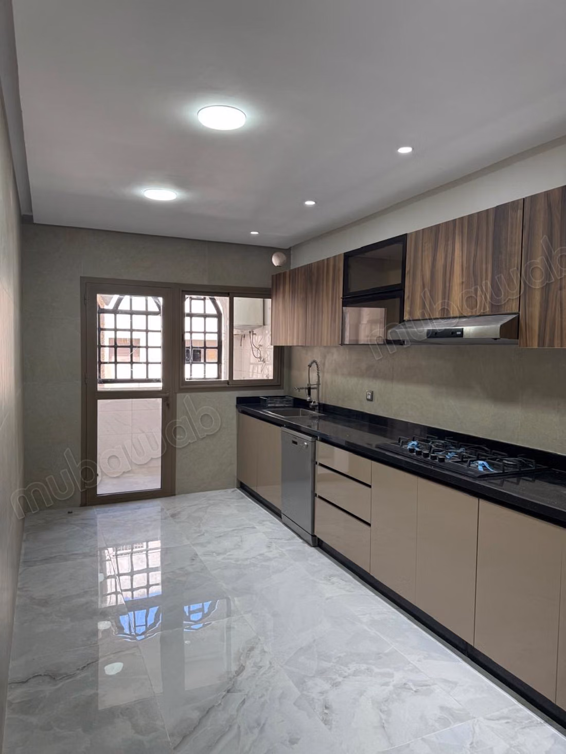 Bellissimo appartamento in affitto ad Agdal. Superficie di 170 m². Terrazza e ascensore