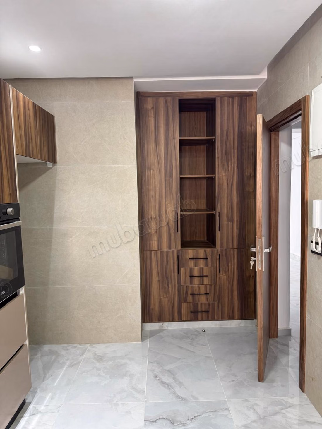 Bellissimo appartamento in affitto ad Agdal. Superficie di 170 m². Terrazza e ascensore