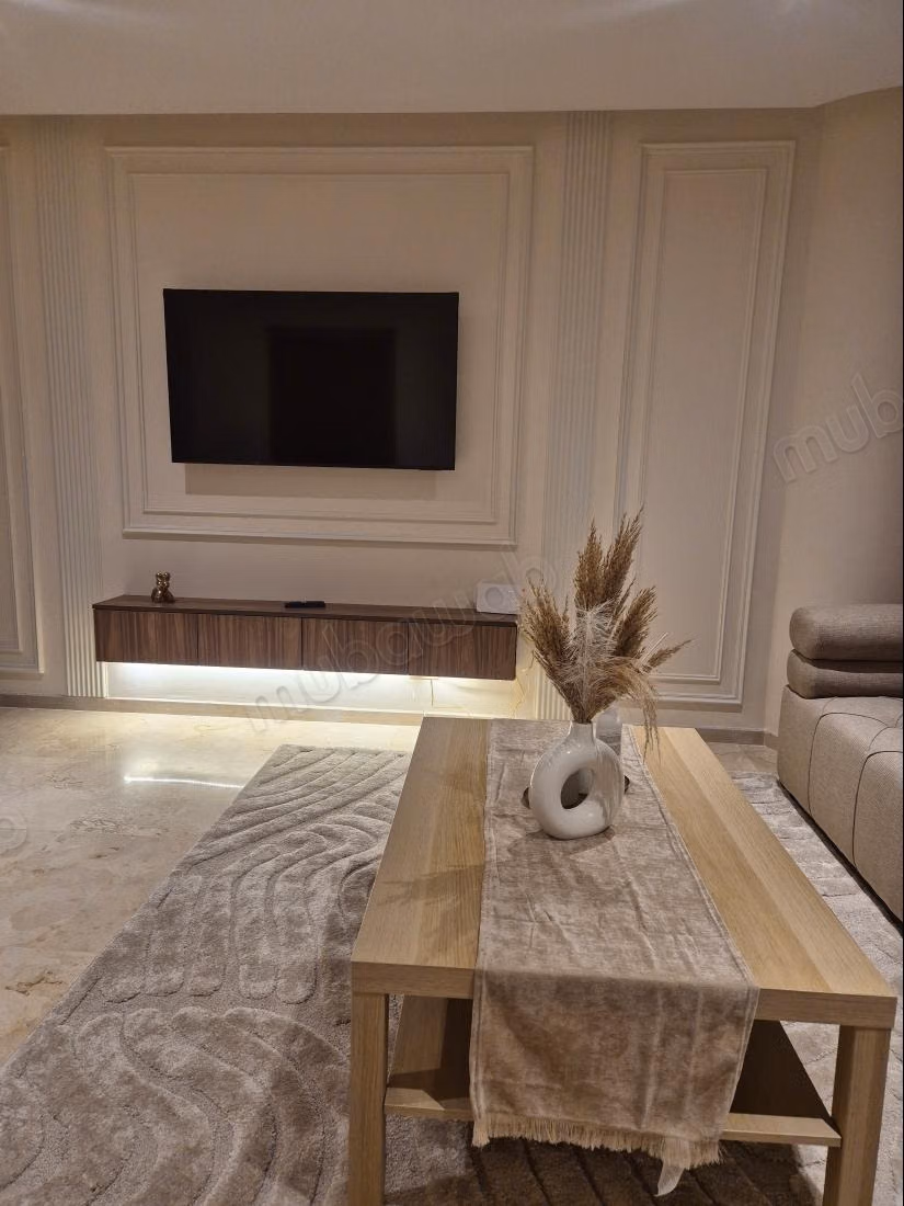 Très bel appartement en location à Dar Bouazza. 
1 belle chambre. 
Bien meublé