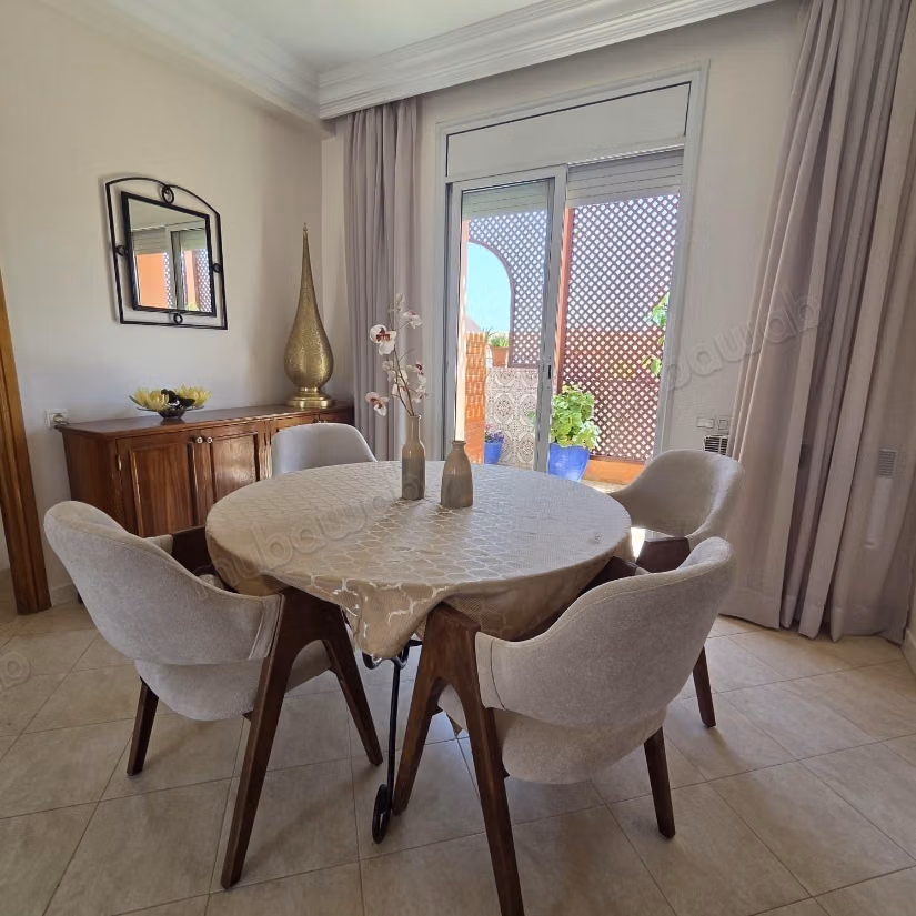 Apartamento amueblado de 2 habitaciones en la última planta con terraza