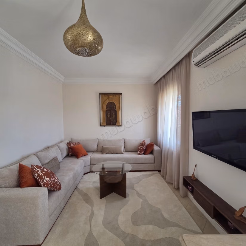 Apartamento amueblado de 2 habitaciones en la última planta con terraza