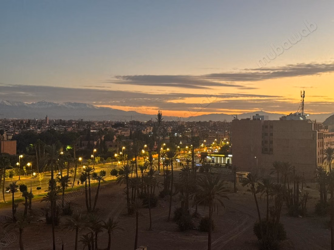 Apartamento amueblado de 2 habitaciones en la última planta con terraza