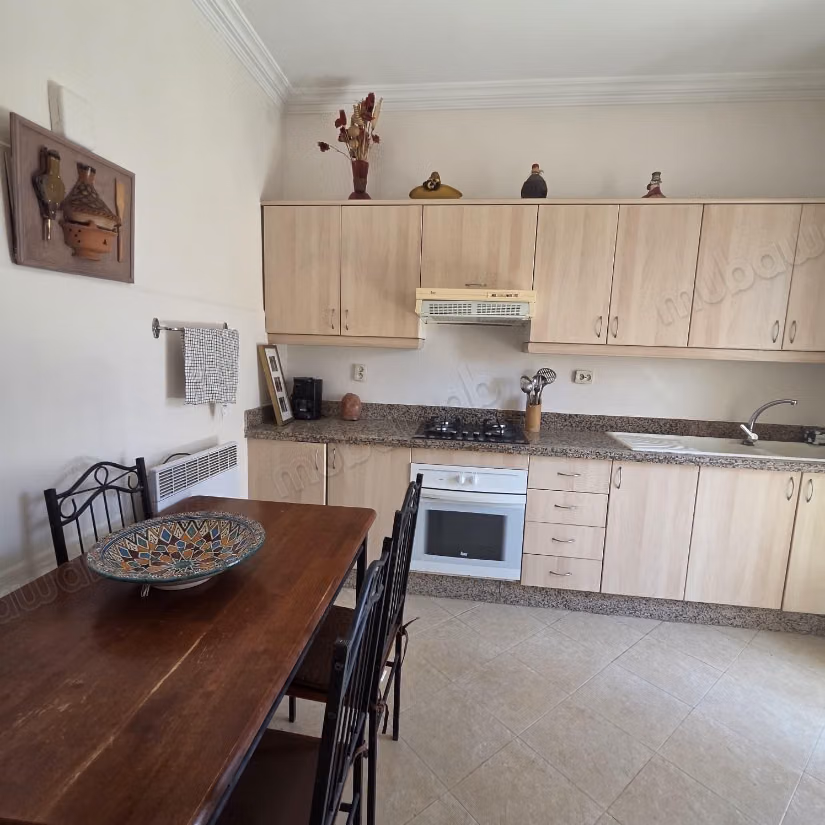 Apartamento amueblado de 2 habitaciones en la última planta con terraza