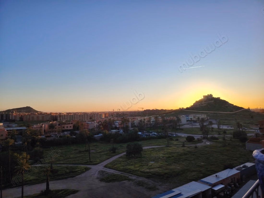 Apartamento amueblado de 2 habitaciones en la última planta con terraza