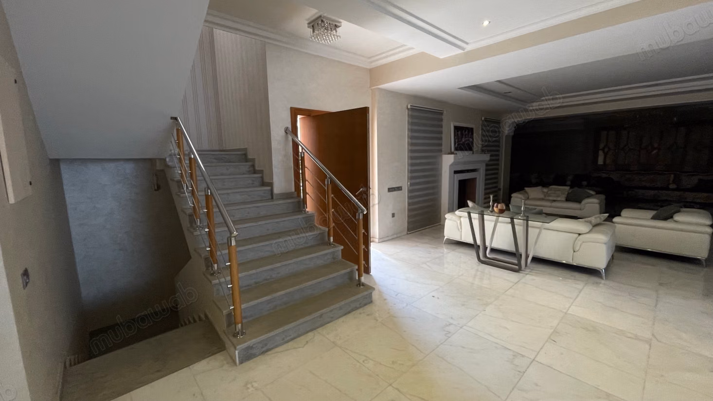Vente villa de luxe à Souissi. 3 pièces. Porte blindée et résidence sécurisée