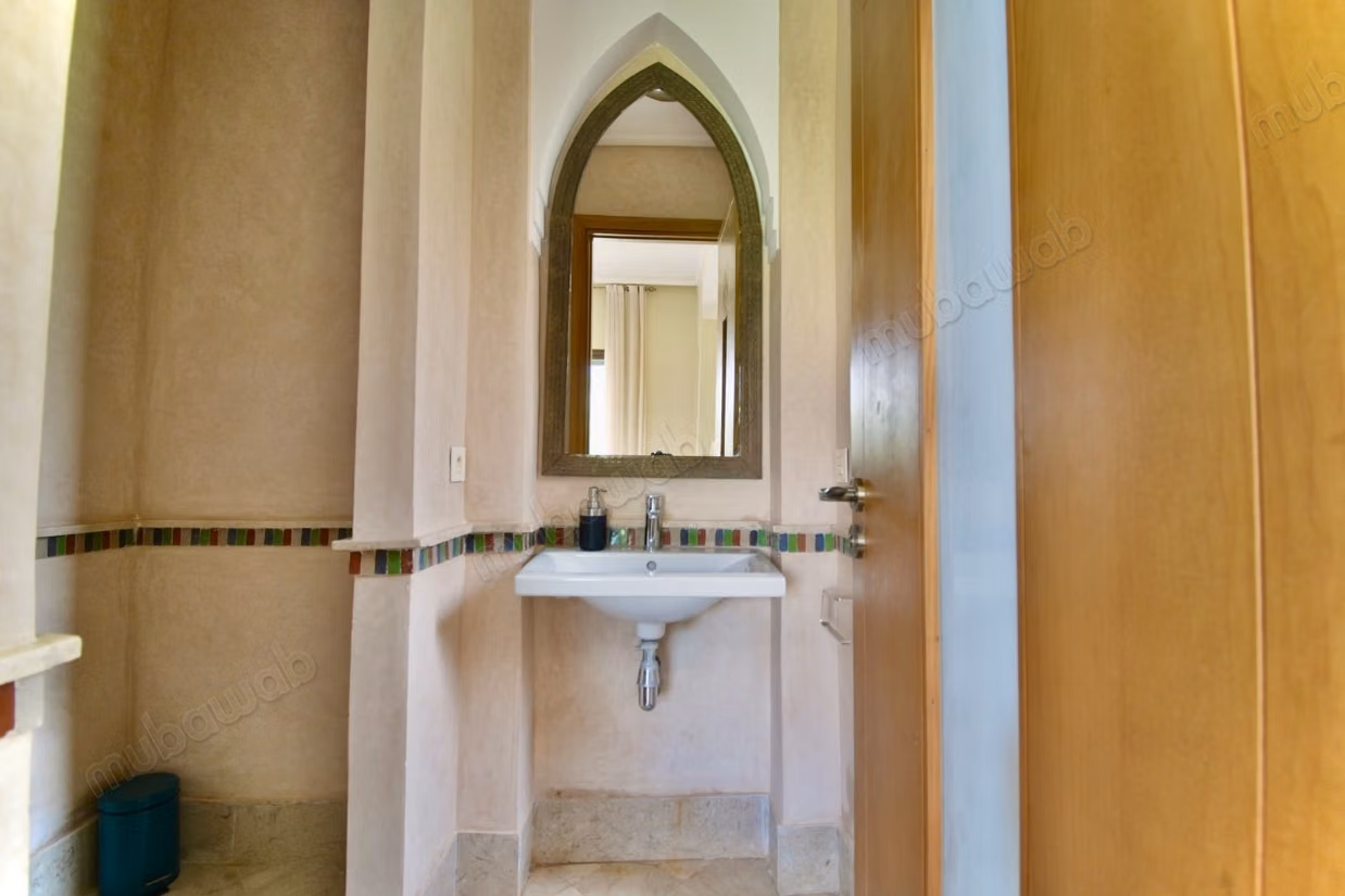Location villa de luxe à Route de Fez. 
3 chambres. 
Bien meublé