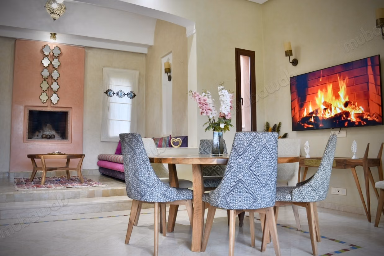 Location villa de luxe à Route de Fez. 
3 chambres. 
Bien meublé