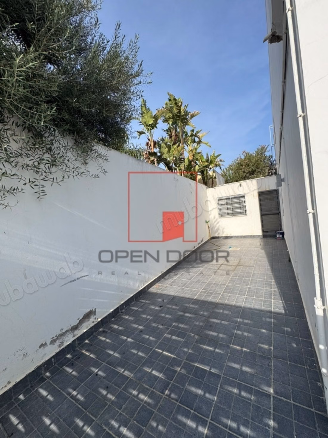 Villa S4 con piscina a Chotrana La Soukra