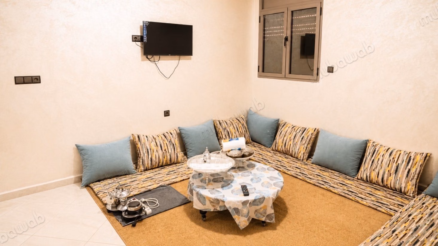 Très bel appartement en location à Laâyoune. 
1 chambre. Salon typique marocain, résidence sécurisée