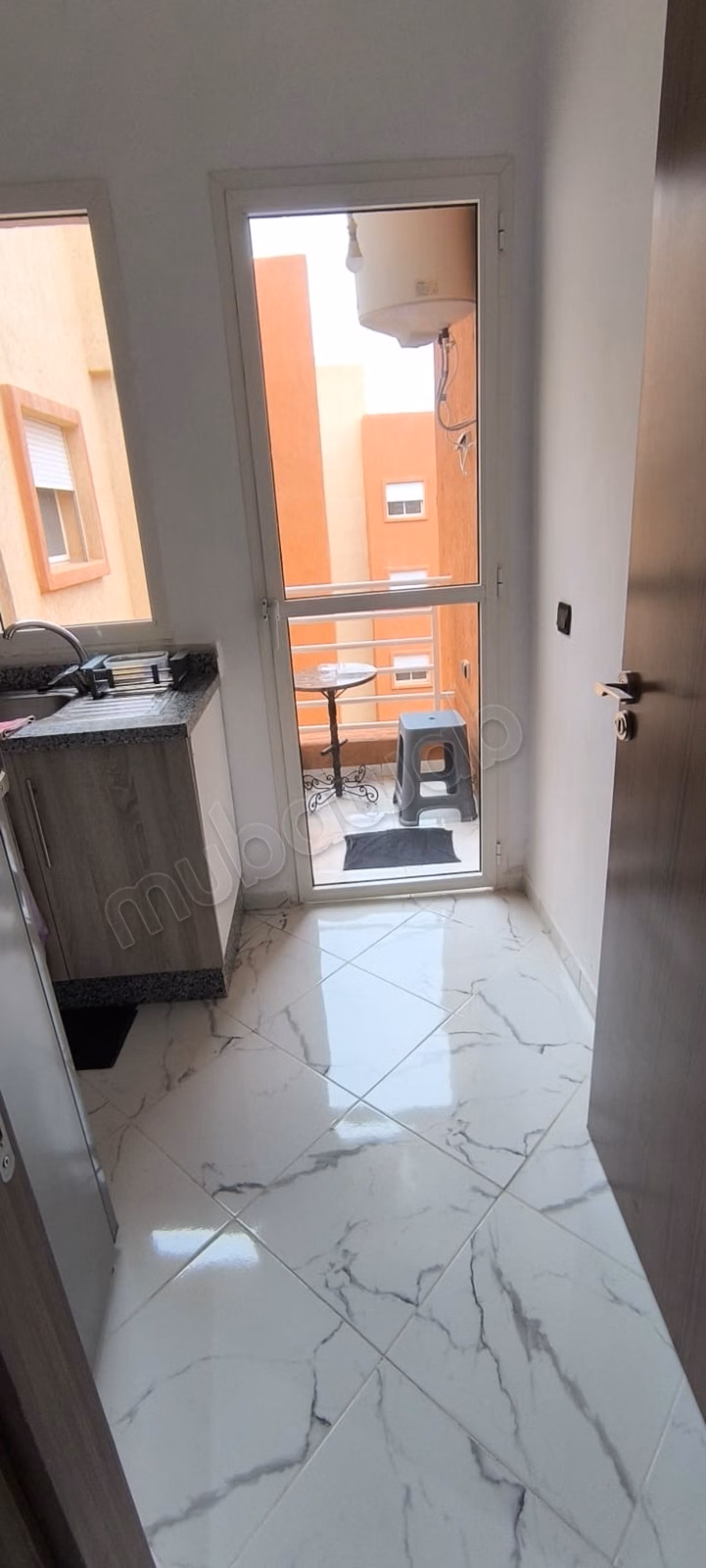 Appartements à louer à Bouakkaz. 2 chambres confortables. Ascenseur et balcon