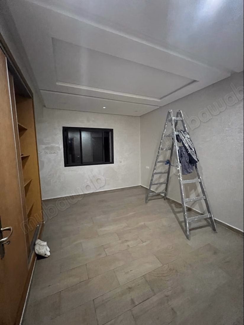 Louez cet appartement en Centre. 
3 chambres agréables. 
Cuisine entièrement équipée