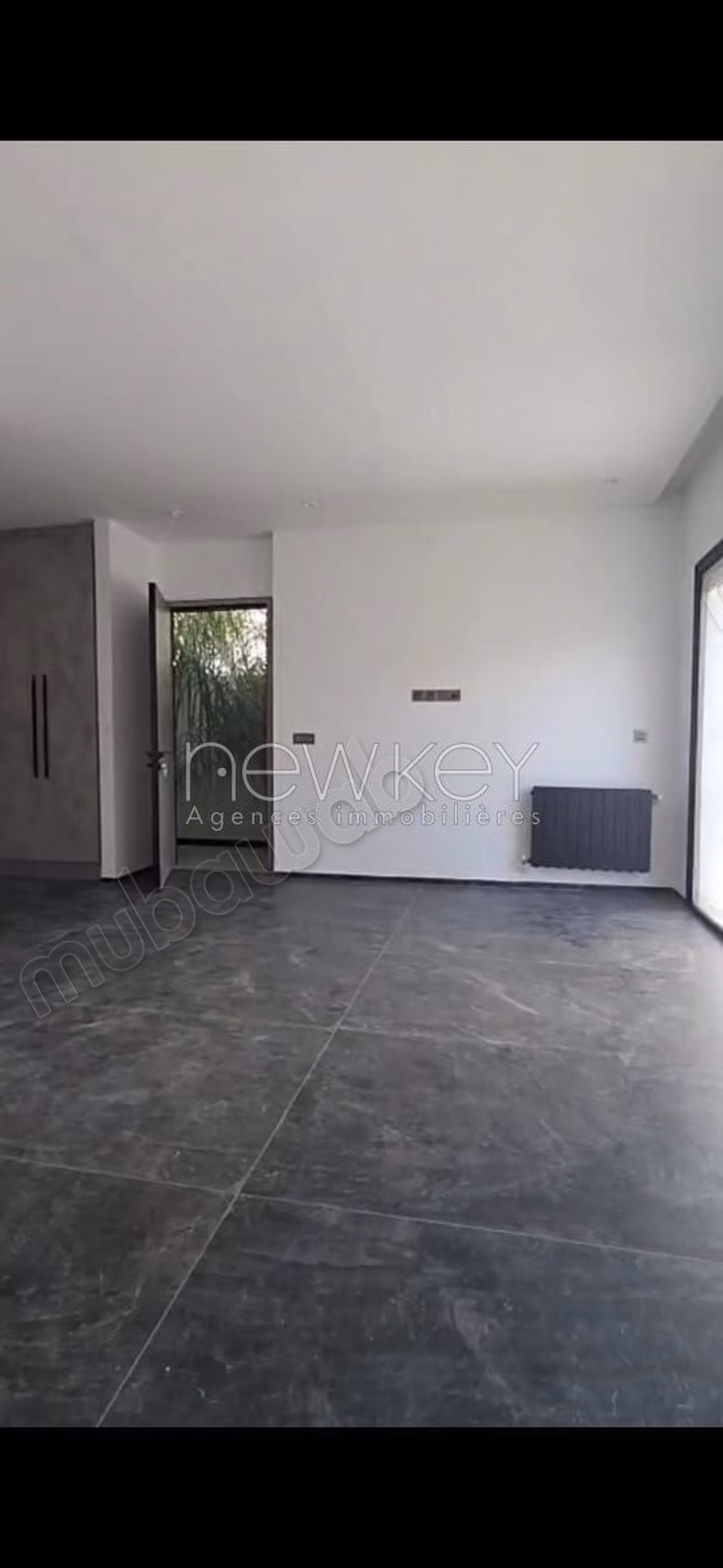 Villa di Lusso in Stile Minimalista S4 in Affitto a La Soukra