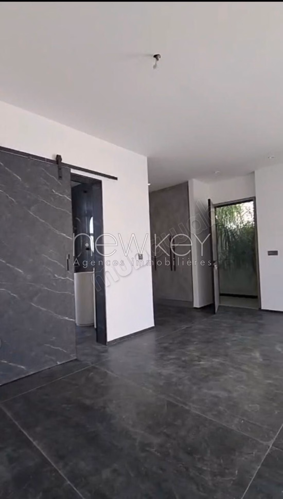Villa di Lusso in Stile Minimalista S4 in Affitto a La Soukra