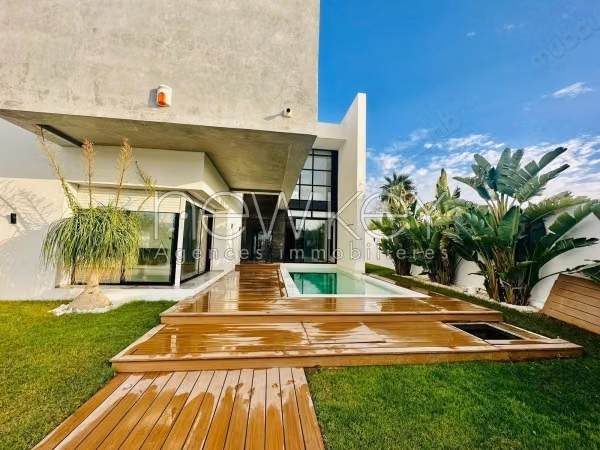 Villa di Lusso in Stile Minimalista S4 in Affitto a La Soukra