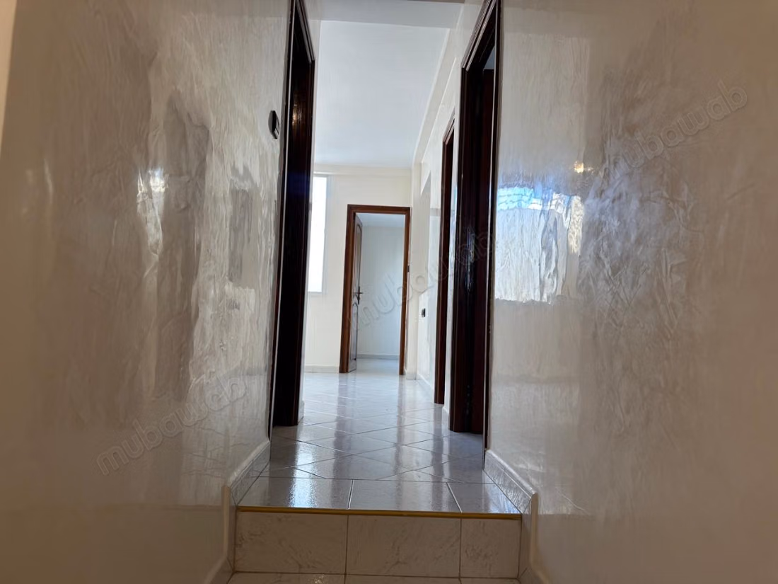 Maison à acheter à Charaf. 
Superficie 120 m². 
Jardin et terrasse