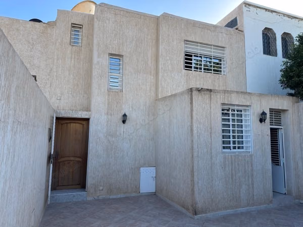 Casa en venta en Charaf. Superficie 120 m². Jardín y terraza