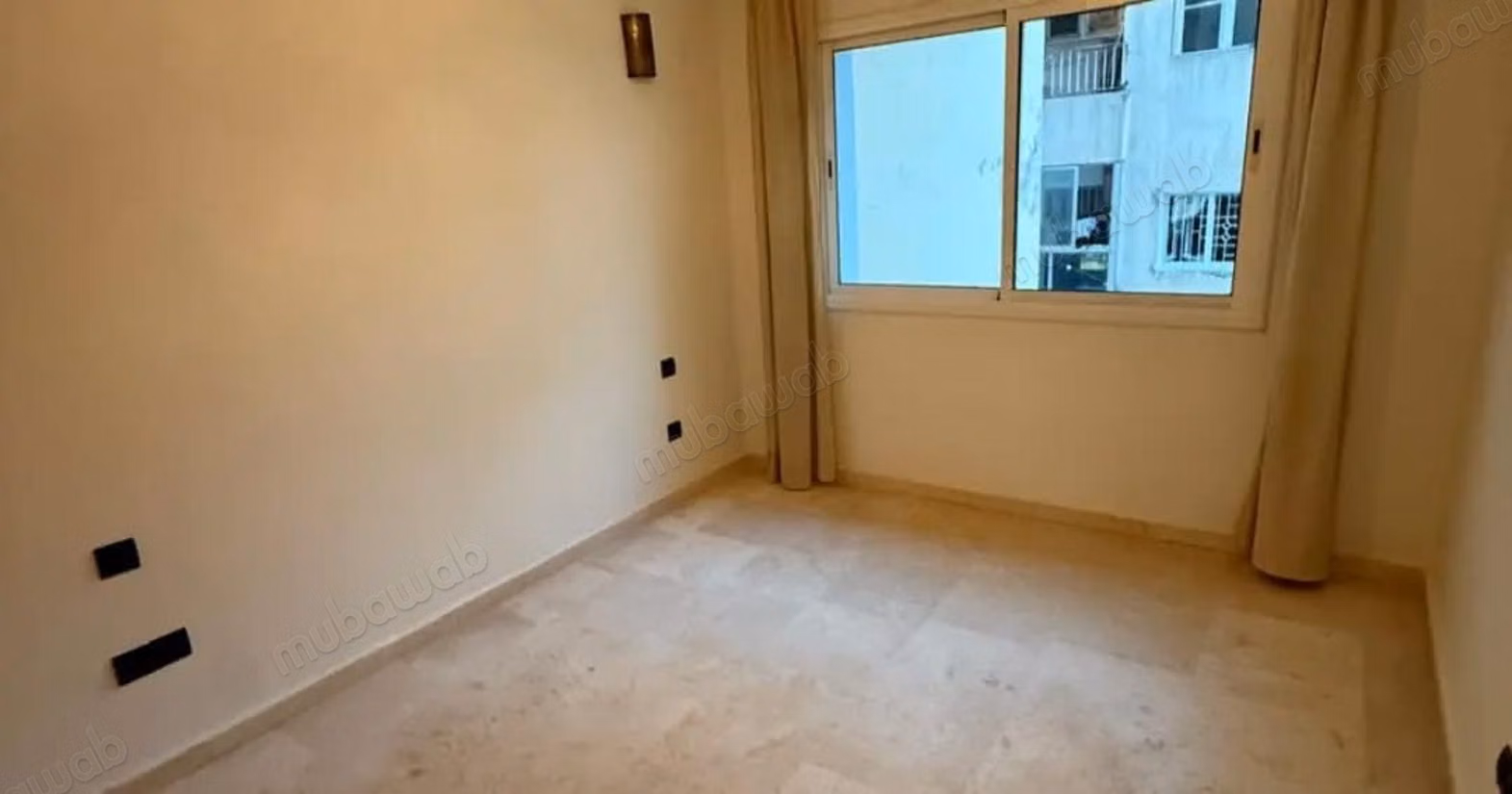 Bell'appartamento in affitto ad Anfa. Superficie totale 78 m². Ascensore e parcheggio