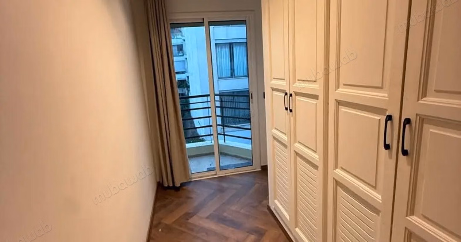 Bell'appartamento in affitto ad Anfa. Superficie totale 78 m². Ascensore e parcheggio