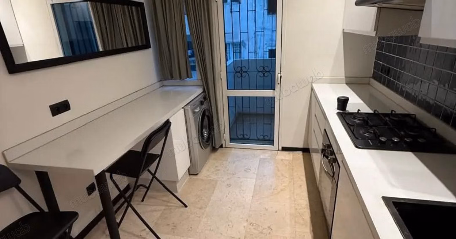 Bell'appartamento in affitto ad Anfa. Superficie totale 78 m². Ascensore e parcheggio