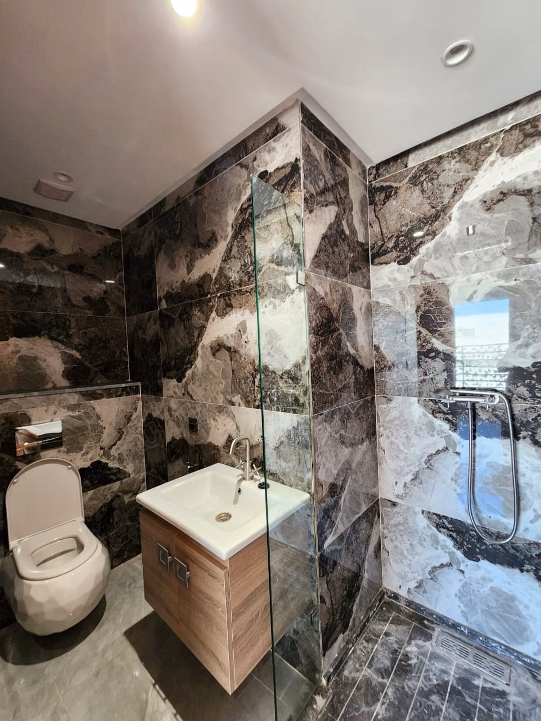 Studio meublé Luxe 50m2 à maarif enface Twins