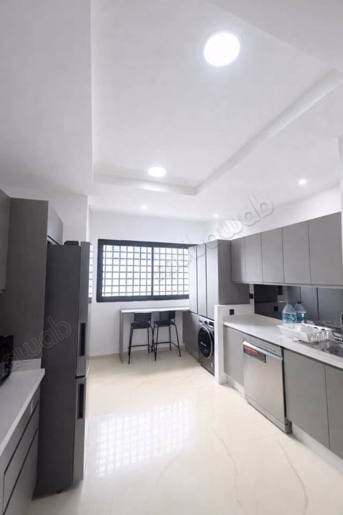 Appartement te huur in Ain Diab Extension. Oppervlakte 130 m². Goed gemeubileerd