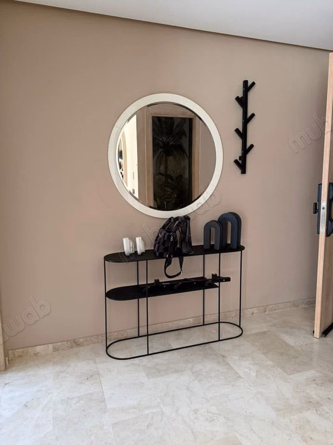 Appartement te huur in Ain Diab Extension. Oppervlakte 130 m². Goed gemeubileerd