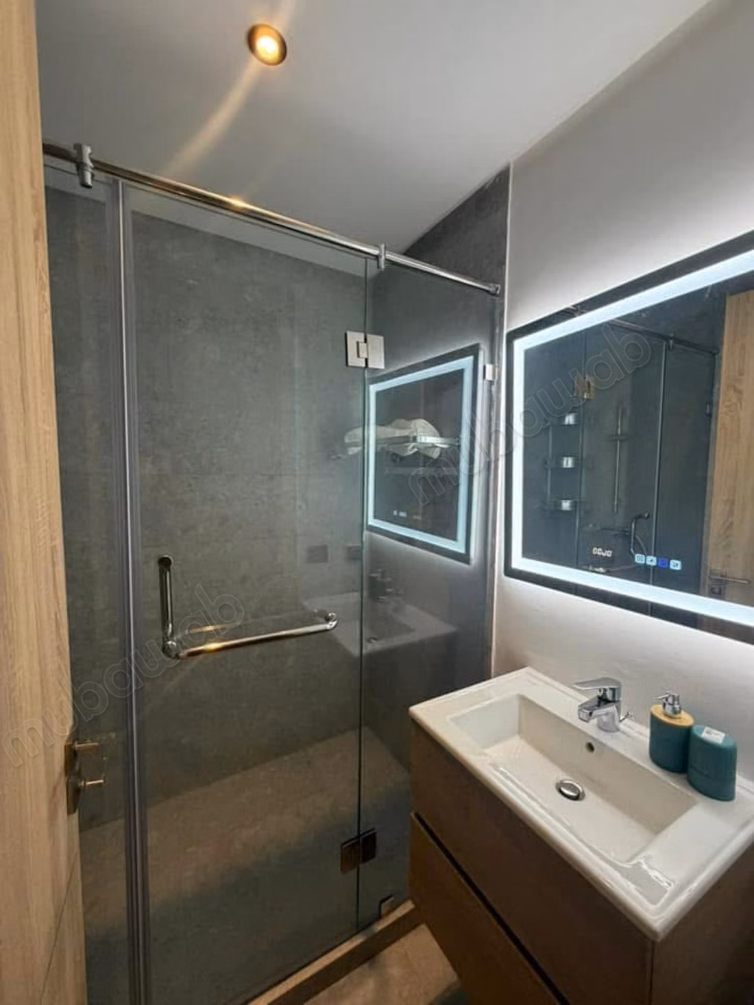 Appartement te huur in Ain Diab Extension. Oppervlakte 130 m². Goed gemeubileerd