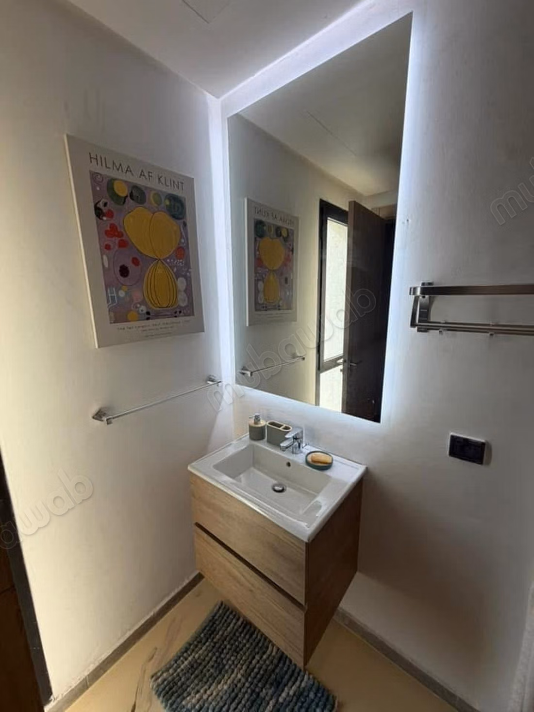 Appartement te huur in Ain Diab Extension. Oppervlakte 130 m². Goed gemeubileerd