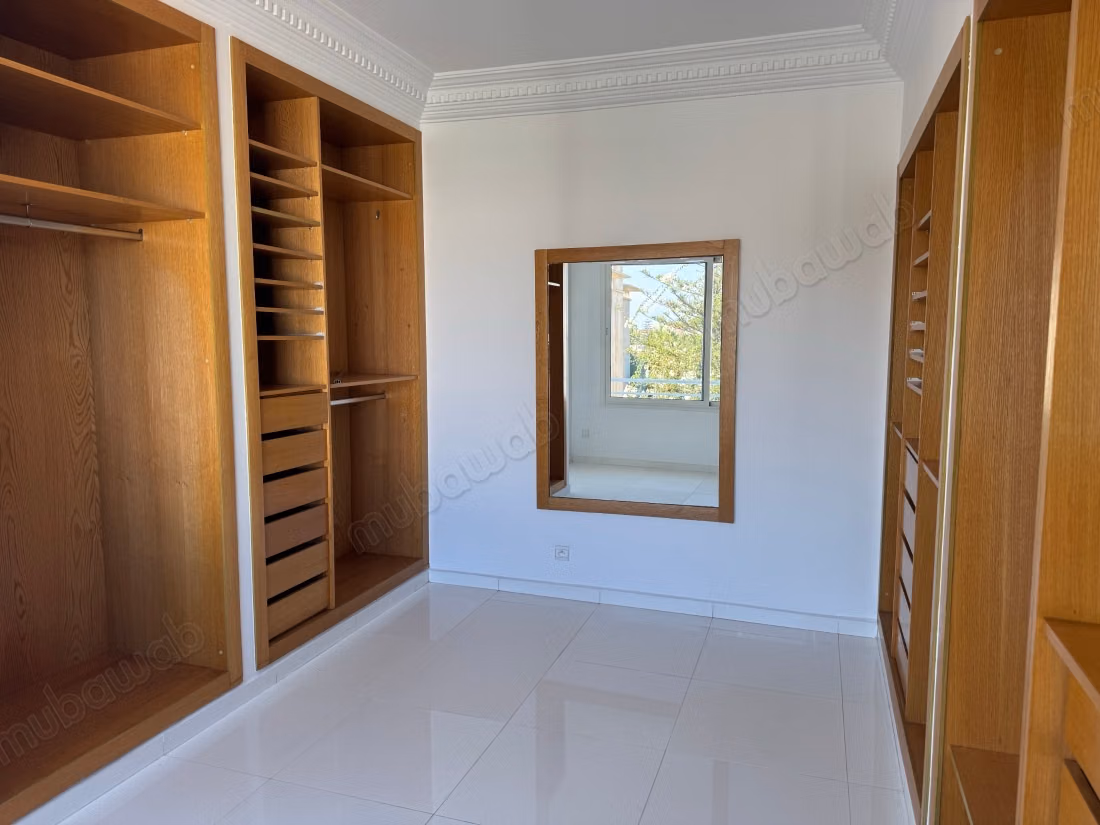 Villa lujosa en alquiler en Anfa. 4 habitaciones