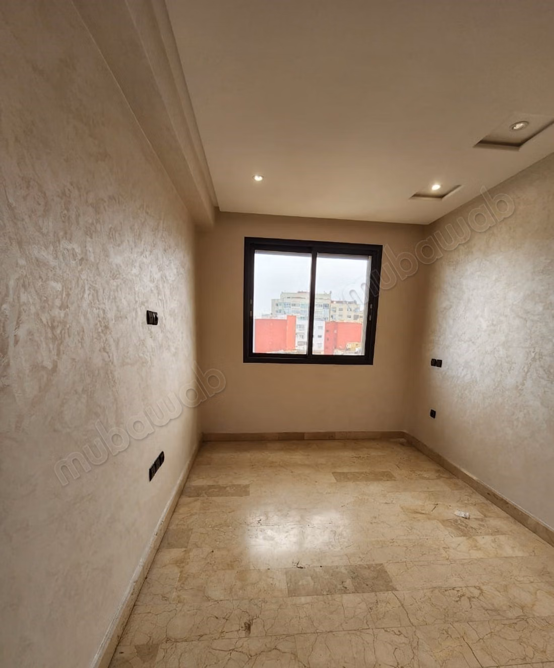 Luxe Leeg Appartement 75m² in Bourgogne West Geen Uitzicht