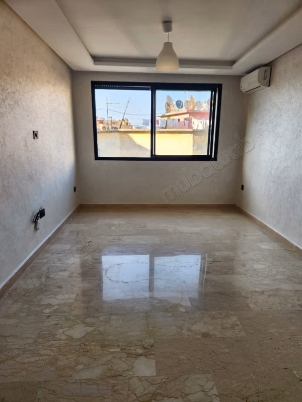 Apartamento vacío de lujo 75m² en Bourgogne oeste Sin Vista