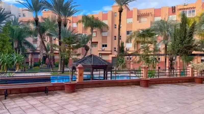 Appartement à louer 100 m² avec piscine