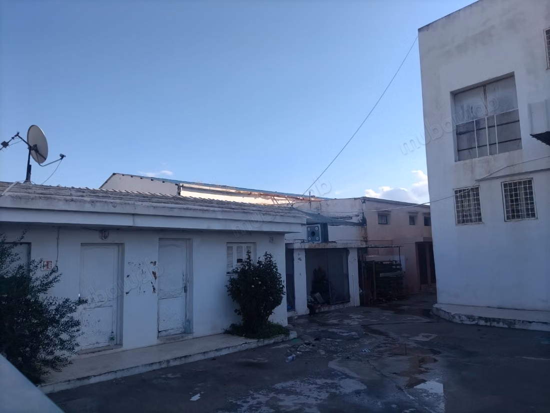 In vendita locale industriale a Grombalia