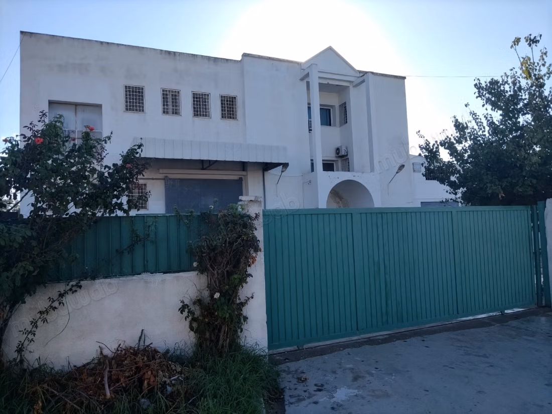 In vendita locale industriale a Grombalia