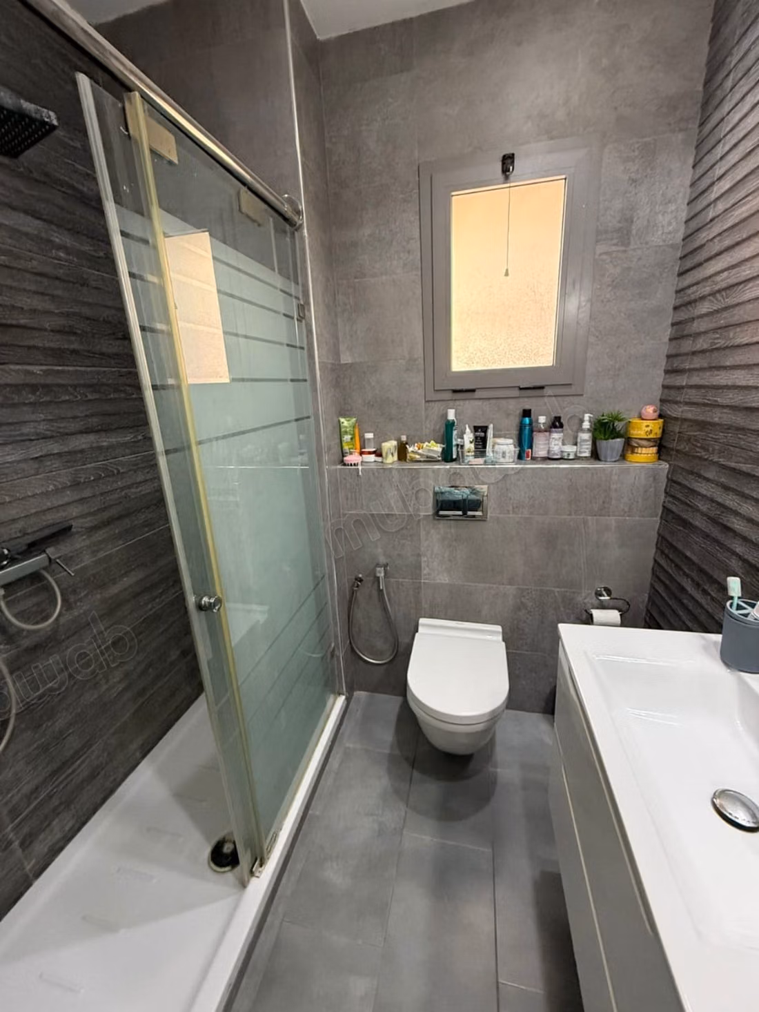 A vendre appartement s4 a ain zaghouan