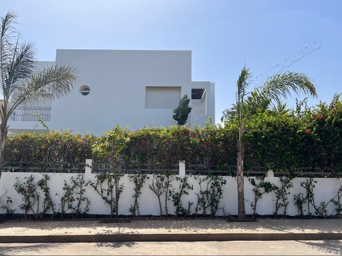 Villa meublée à louer à Nassim 
islane