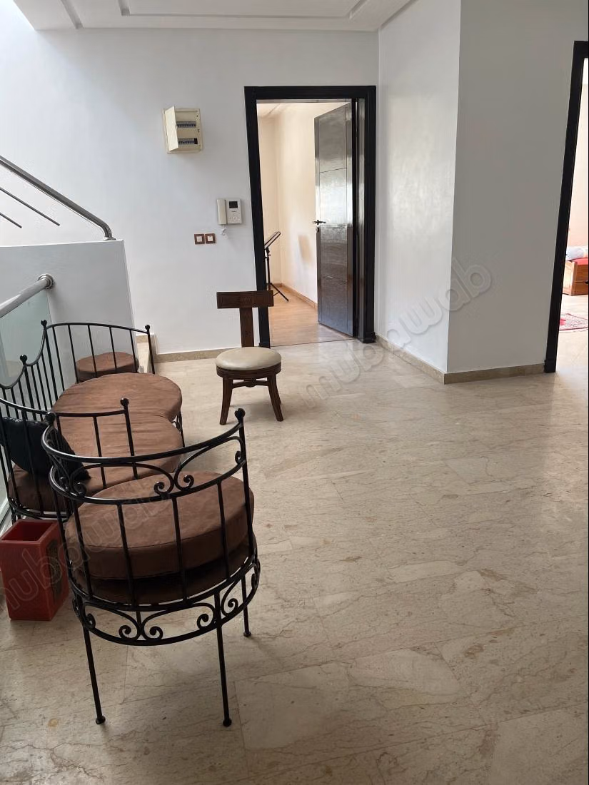 Villa meublée à louer à Nassim 
islane